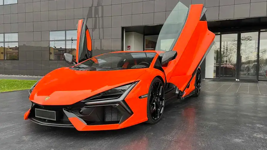 Future Drive Auto exhibition image of LAMBORGHINI REVUELTO